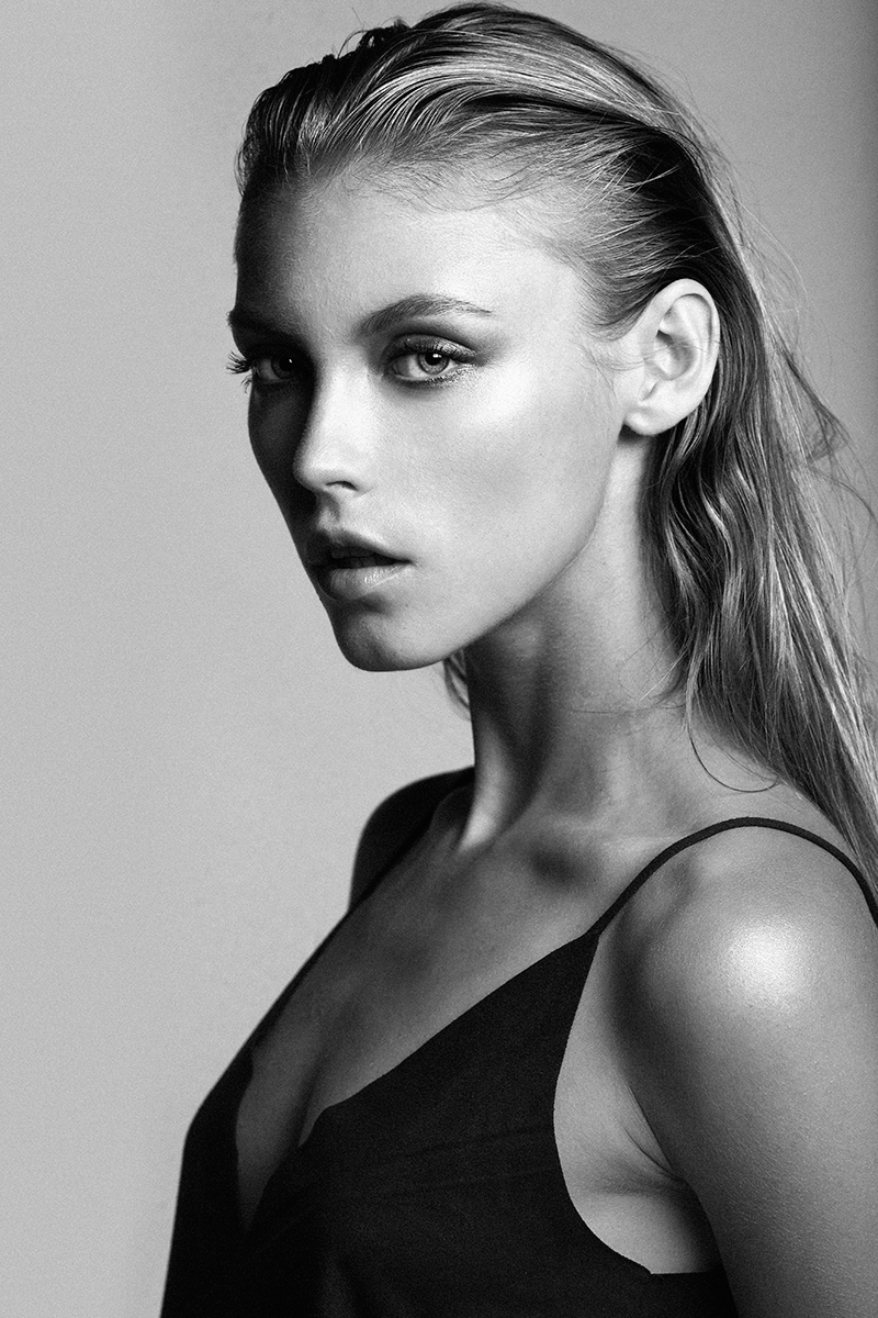Lucia Jonova @ Silent Models